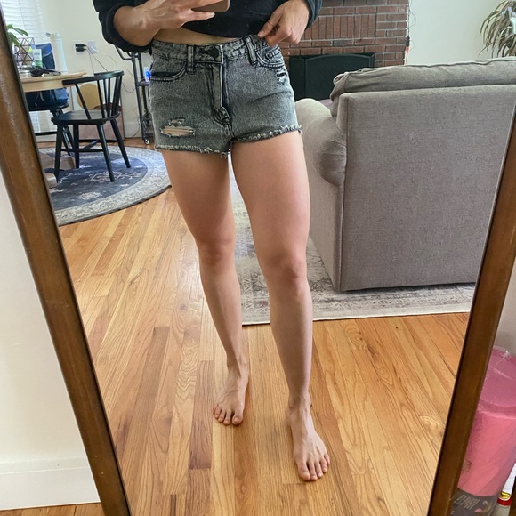 BDG jean shorts size 26 - Picture 3 of 5